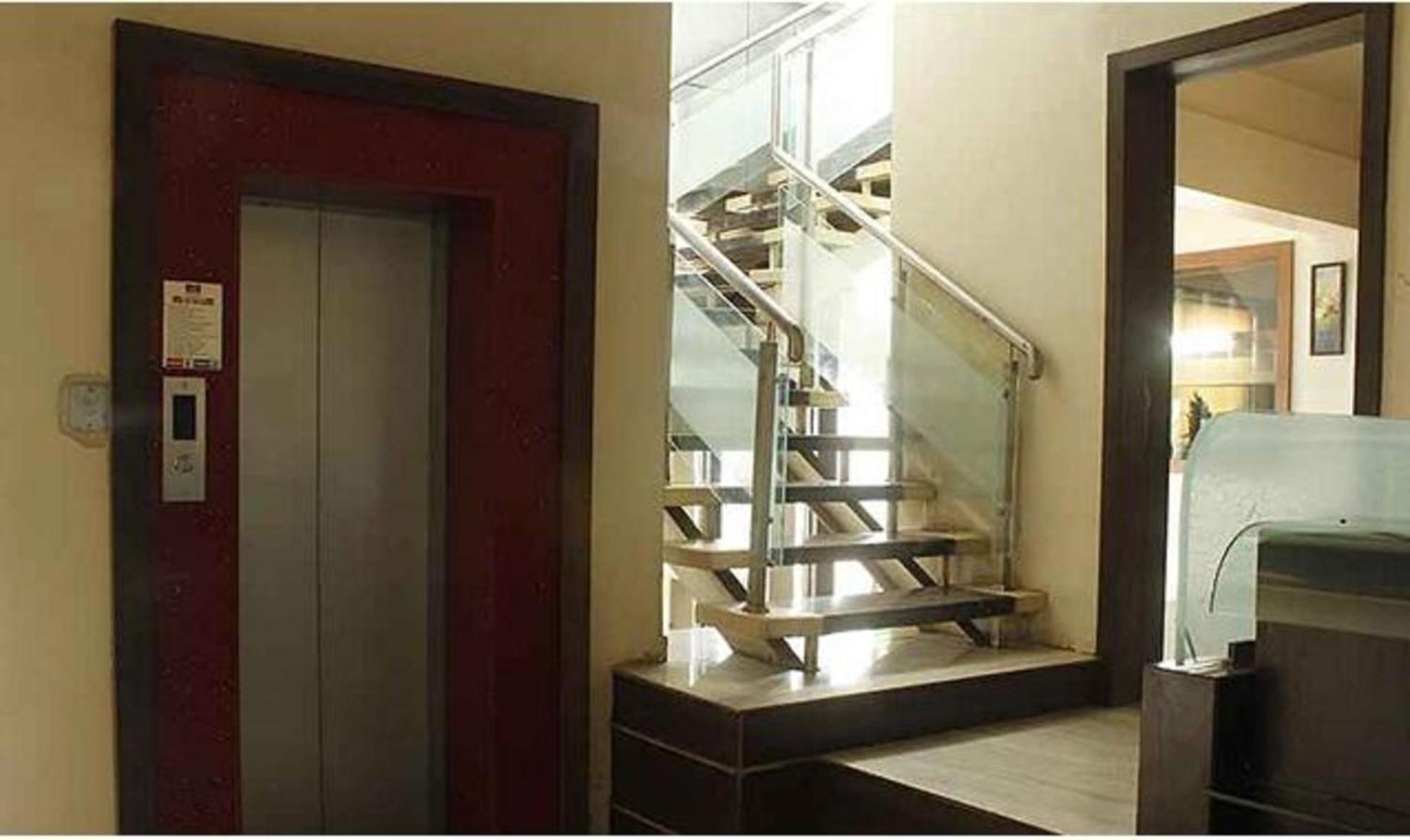 Fabhotel Skylark Inn Nashik Buitenkant foto