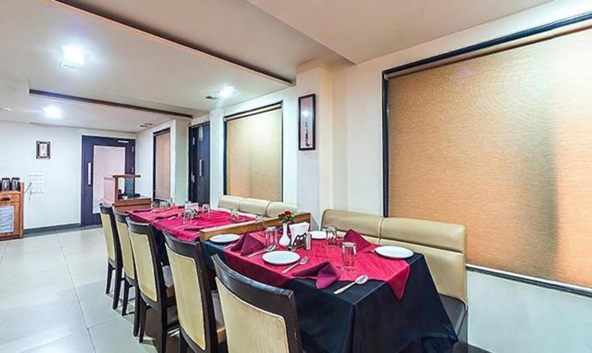 Fabhotel Skylark Inn Nashik Buitenkant foto