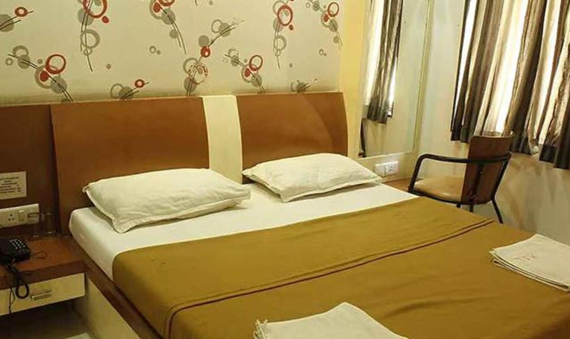 Fabhotel Skylark Inn Nashik Buitenkant foto